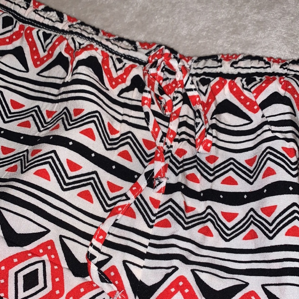 Patterned shorts - Picture 2 of 3